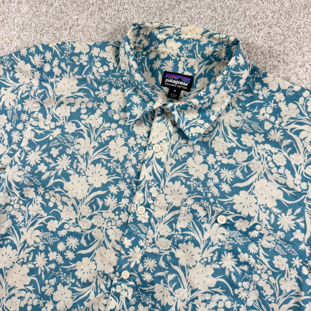 Patagonia Button Up Shirt Mens M Blue Floral Organic Cotton Short Sleeve 01504